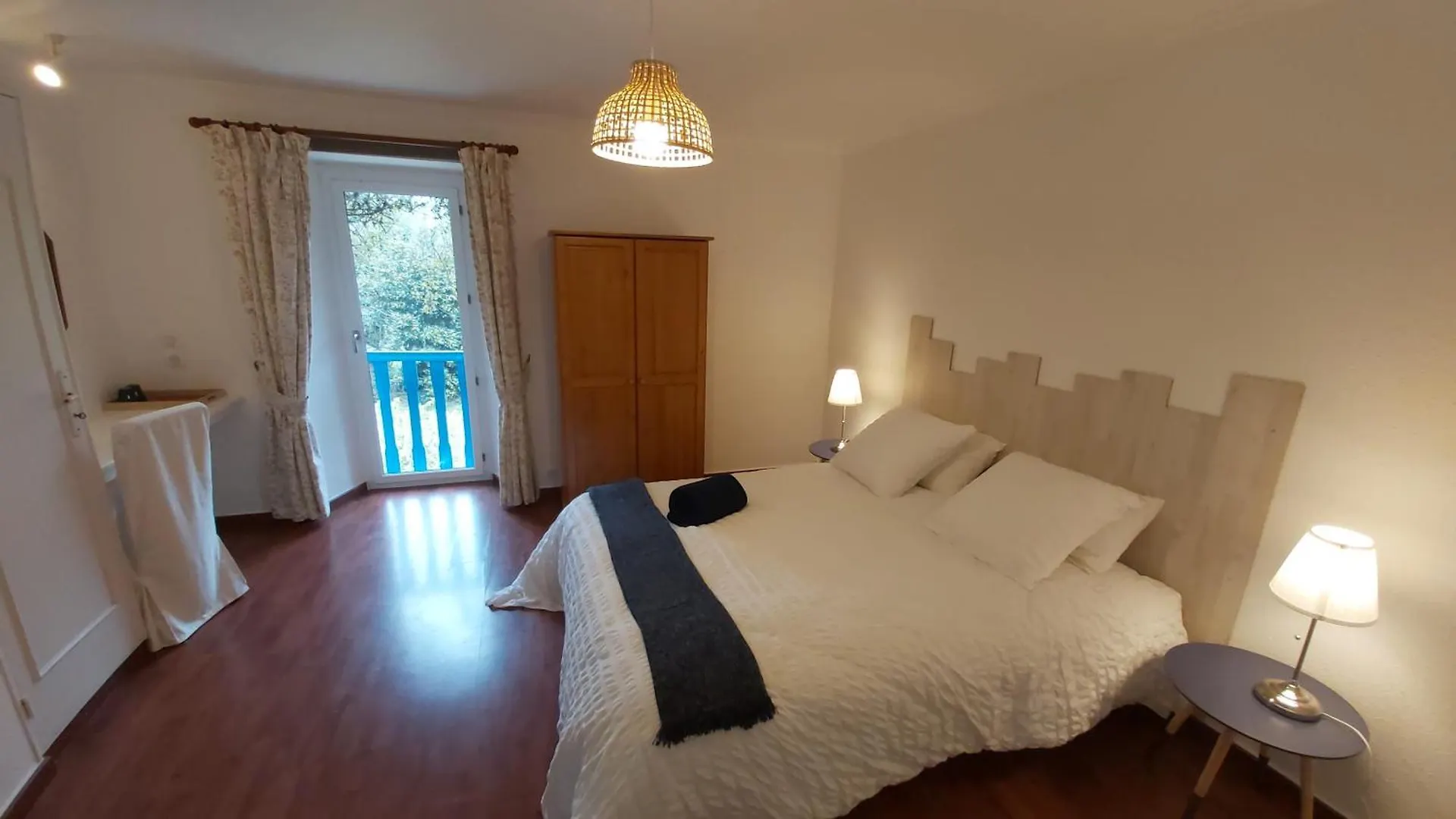 Domaine De La Tarais Villa Calorguen