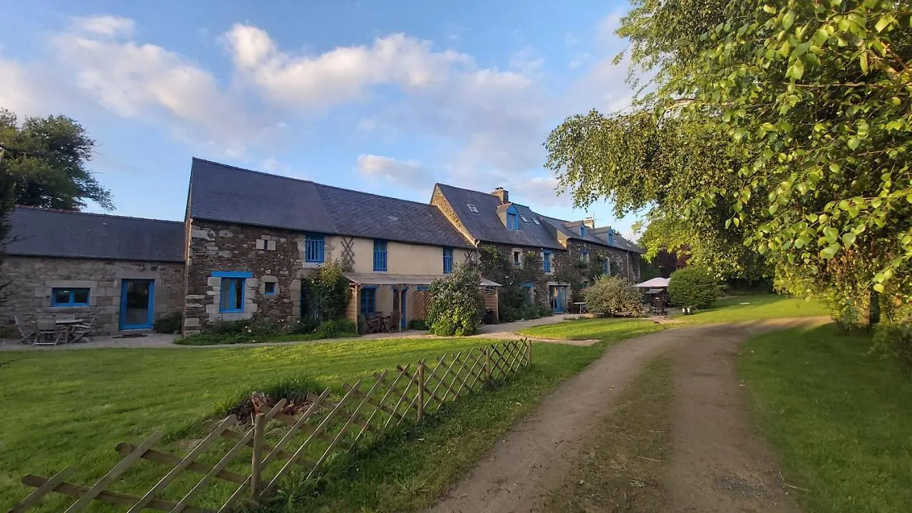 Holiday home Domaine De La Tarais Villa Calorguen