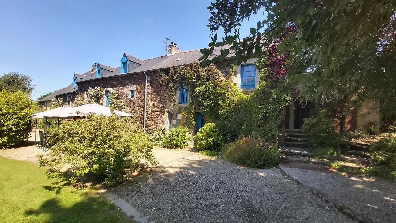 Domaine De La Tarais Villa Calorguen Holiday home